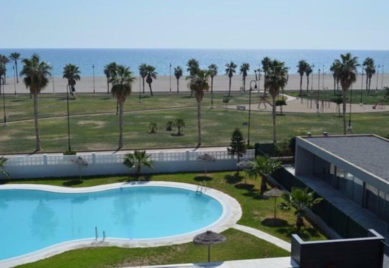 Apartamento Lujo, Primera Linea Playa, Garaje, Wifi, Piscina Climatizada Roquetas de Mar Bagian luar foto