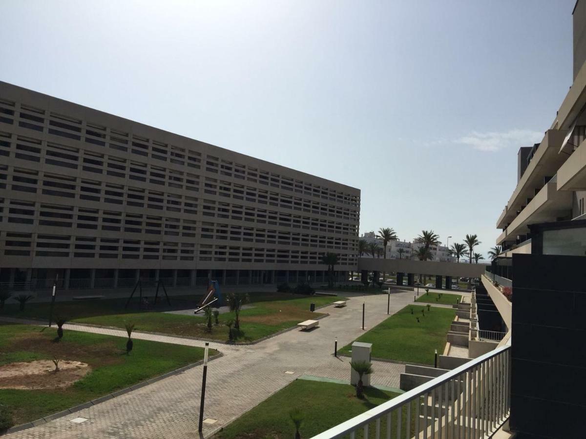 Apartamento Lujo, Primera Linea Playa, Garaje, Wifi, Piscina Climatizada Roquetas de Mar Bagian luar foto