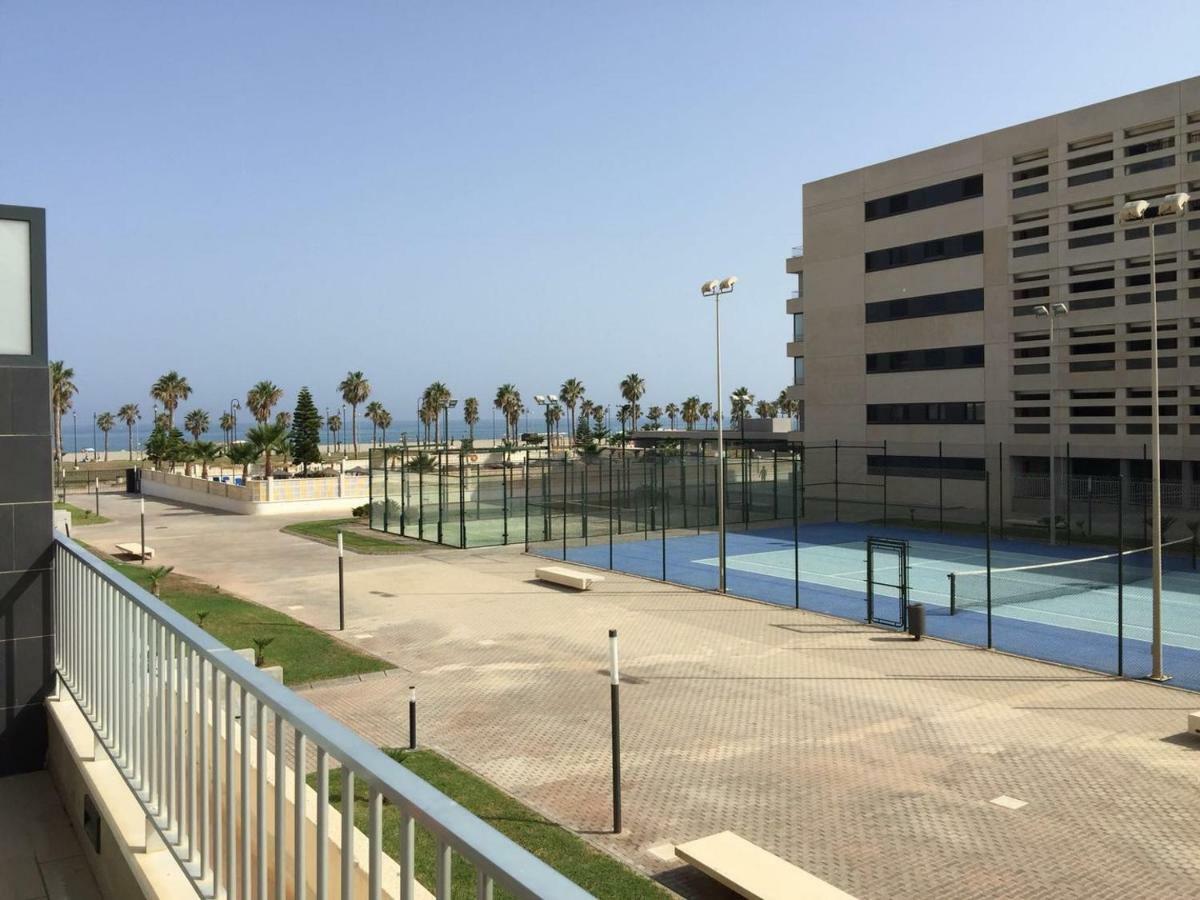 Apartamento Lujo, Primera Linea Playa, Garaje, Wifi, Piscina Climatizada Roquetas de Mar Bagian luar foto